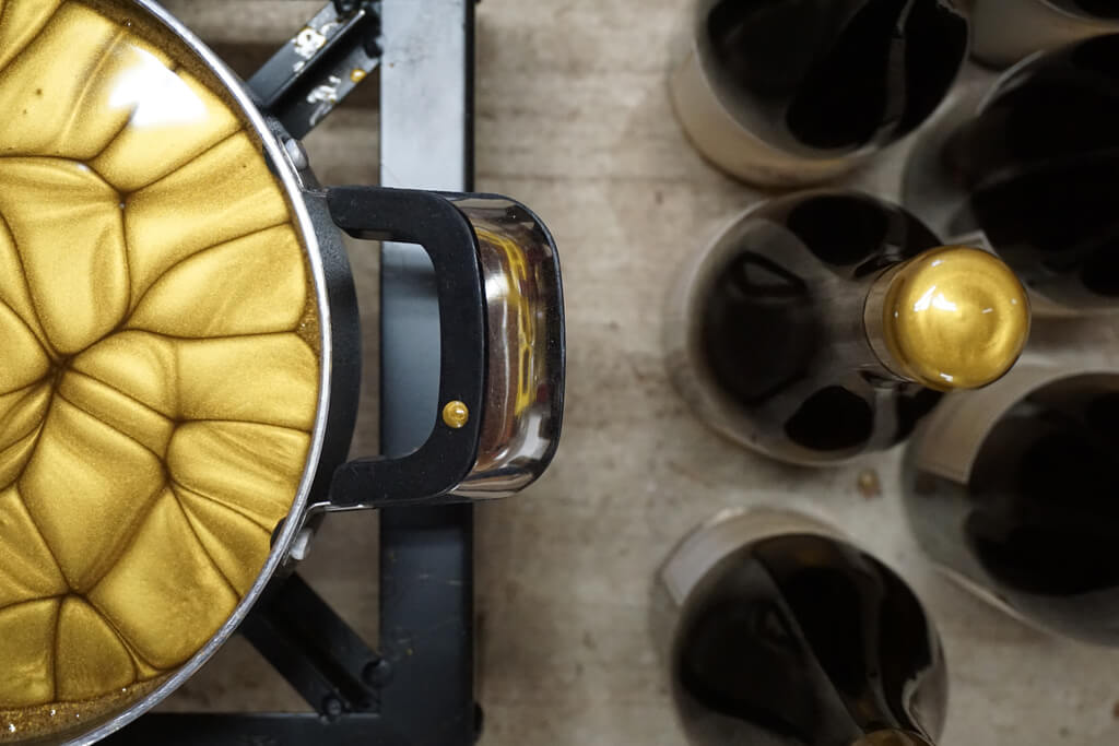 Melted wax for wine tops